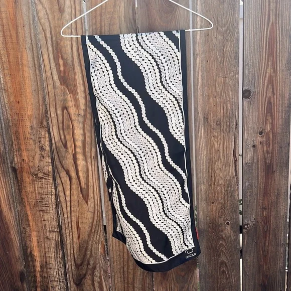 Rare** Vintage Oscar De La Renta Silk Scarf